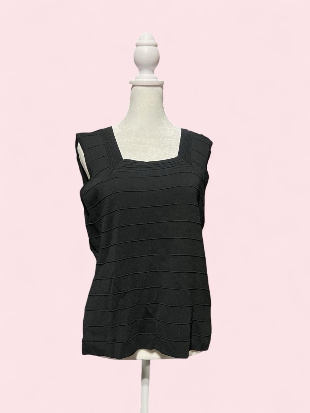 XL Classic Black Sleeveless Knit Top - Timeless Style